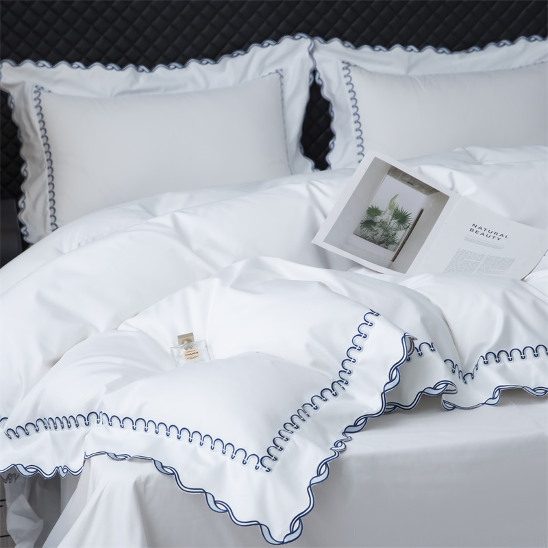 Utsökt broderisnitt design 350TC bomull satin sängkläder set Utsökt broderisnitt design 350TC bomull satin sängkläder set