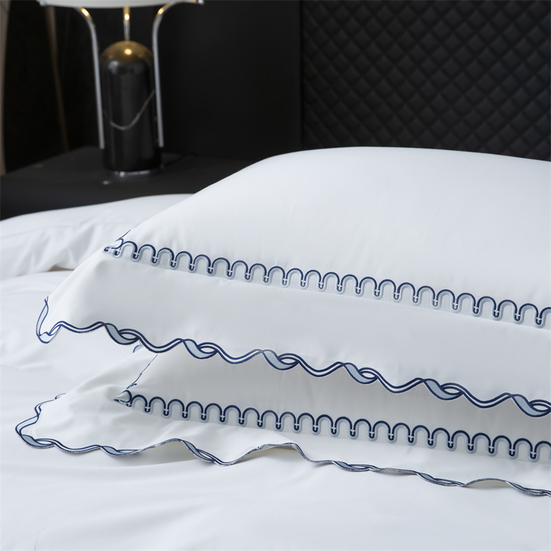 Utsökt broderisnitt design 350TC bomull satin sängkläder set Utsökt broderisnitt design 350TC bomull satin sängkläder set